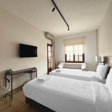 Viva Properties Ouranoupoli Exterior photo